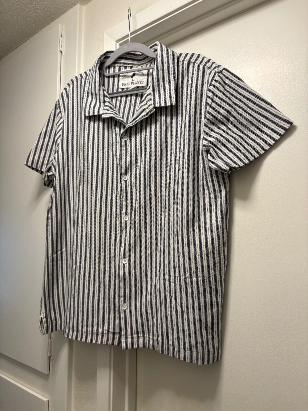 Free Planet striped short sleeve shirt - 100% cotton - size large